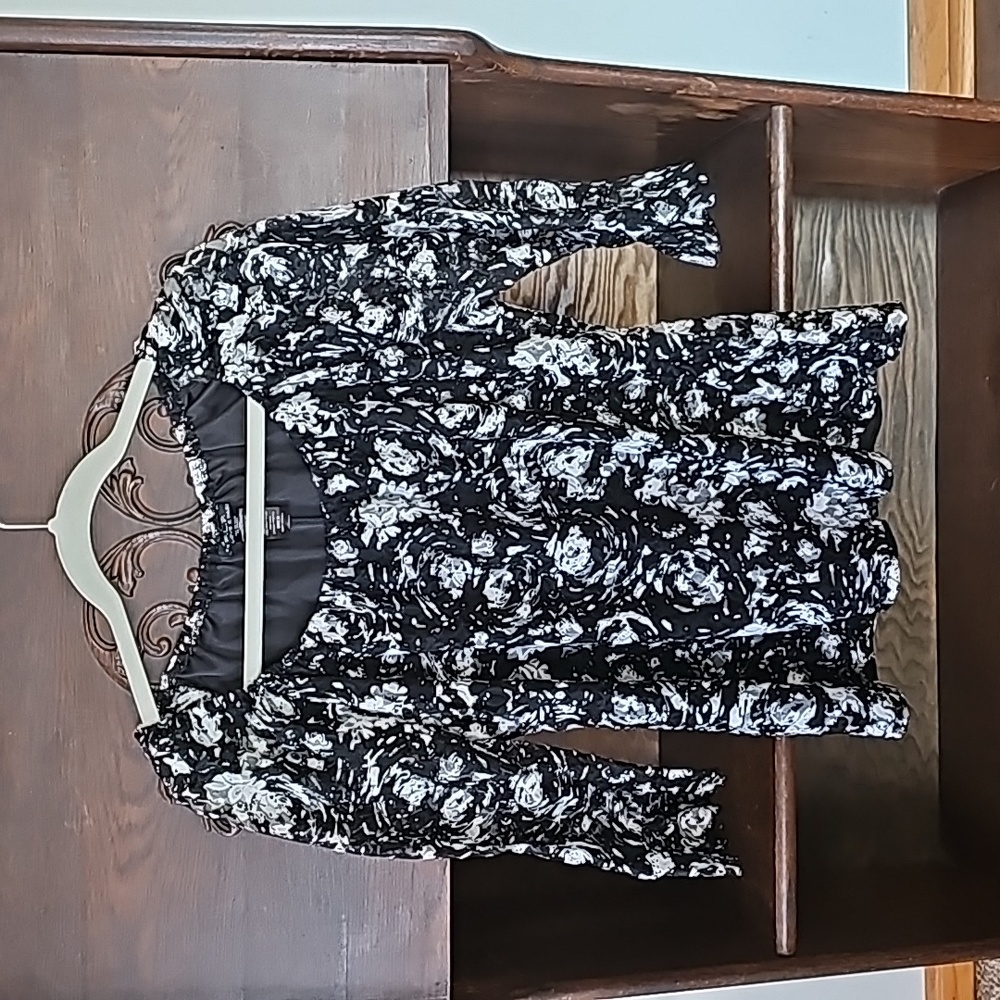FLP Women's M Floral blouse